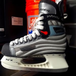 Hockey skates